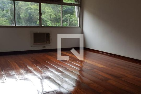 Sala de apartamento à venda com 4 quartos, 120m² em Grajaú, Rio de Janeiro