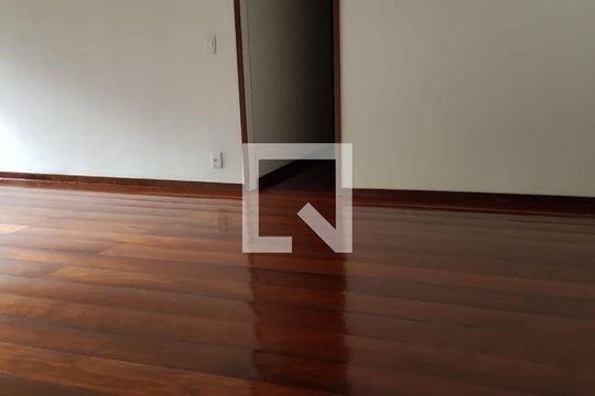 Sala de apartamento à venda com 4 quartos, 120m² em Grajaú, Rio de Janeiro