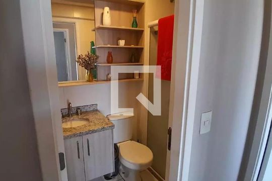 Banheiro de apartamento à venda com 2 quartos, 65m² em Barra Funda, São Paulo