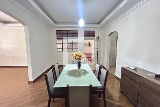 Casa para alugar com 3 quartos, 220m² em Acaiaca, Belo Horizonte