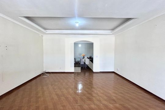 Casa para alugar com 3 quartos, 220m² em Acaiaca, Belo Horizonte