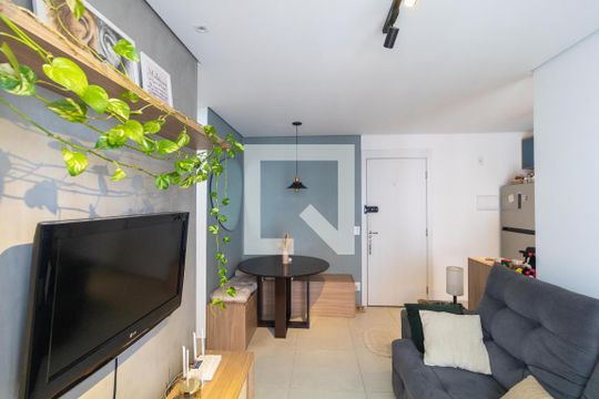 Apartamento à venda com 2 quartos, 43m² em Jardim Ipaussurama, Campinas