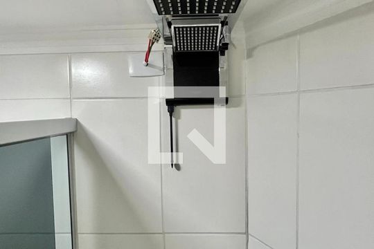 Banheiro de apartamento à venda com 1 quarto, 45m² em Jardim Nova Europa, Campinas