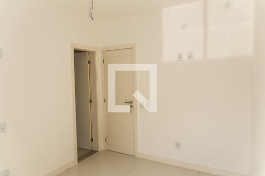 Quarto 1 de apartamento para alugar com 4 quartos, 200m² em Jardim Guanabara, Rio de Janeiro