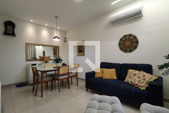 Sala de casa de condomínio à venda com 3 quartos, 200m² em Taquara, Rio de Janeiro