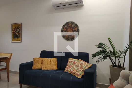 Sala de casa de condomínio à venda com 3 quartos, 200m² em Taquara, Rio de Janeiro