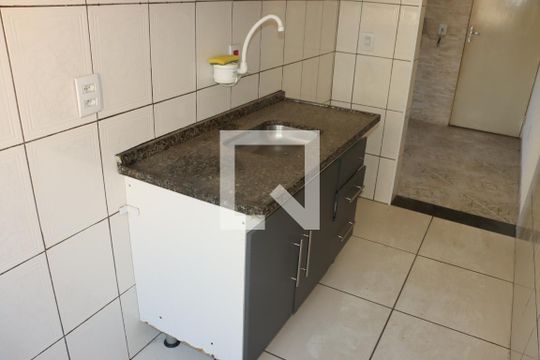 Apartamento para alugar com 2 quartos, 46m² em Jardim Arco-iris, Cotia
