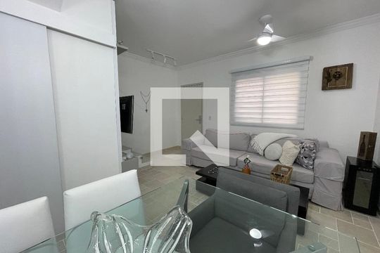 Sala de casa à venda com 3 quartos, 141m² em Rio Pequeno, São Paulo
