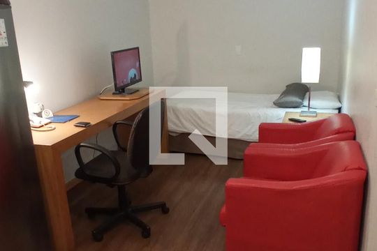 Sala de apartamento para alugar com 1 quarto, 55m² em Centro, Santo André