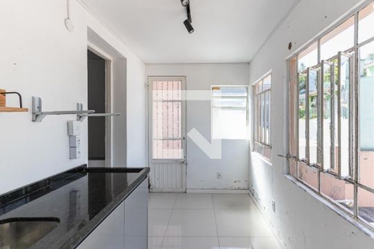 Casa para alugar com 1 quarto, 196m² em Petrópolis, Porto Alegre
