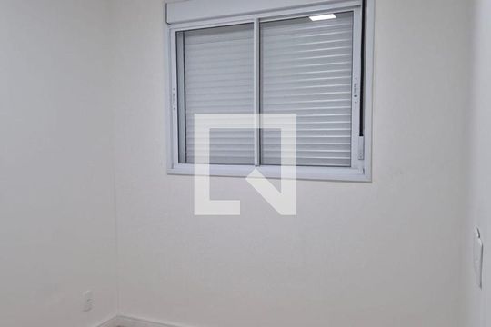 Quarto de apartamento para alugar com 2 quartos, 39m² em Boaçava, São Paulo