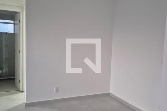 Quarto de apartamento para alugar com 2 quartos, 39m² em Boaçava, São Paulo