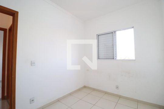 Quarto 1 de apartamento para alugar com 2 quartos, 55m² em Dona Zulmira, Uberlândia
