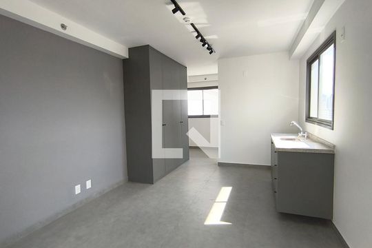 Quarto de kitnet/studio para alugar com 1 quarto, 28m² em Ipiranga, São Paulo