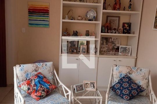 Sala de casa à venda com 3 quartos, 180m² em Jardim Franca, São Paulo