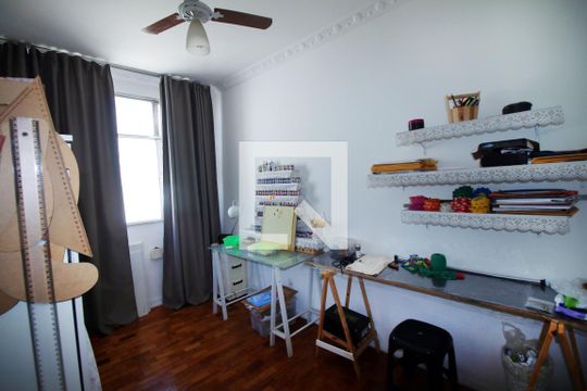 Quarto 2 de apartamento para alugar com 3 quartos, 150m² em Olaria, Rio de Janeiro