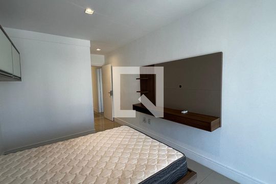 Suíte 1 de casa de condomínio à venda com 4 quartos, 500m² em Barra da Tijuca, Rio de Janeiro