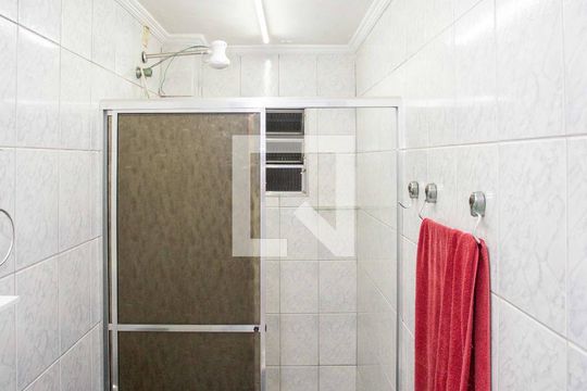 Banheiro de apartamento à venda com 1 quarto, 48m² em Conceição, Diadema