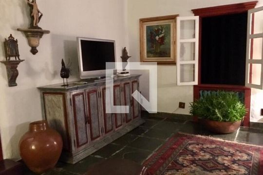 Sala de casa para alugar com 5 quartos, 687m² em Várzea, Lagoa Santa