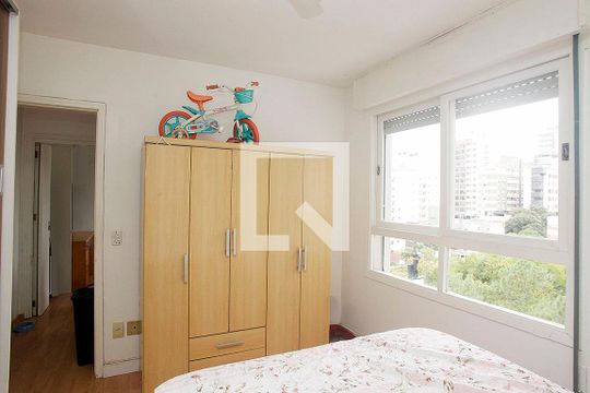 Quarto 2 de apartamento à venda com 2 quartos, 100m² em Petrópolis, Porto Alegre