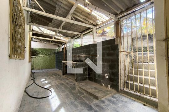 Casa à venda com 3 quartos, 420m² em São Geraldo, Belo Horizonte