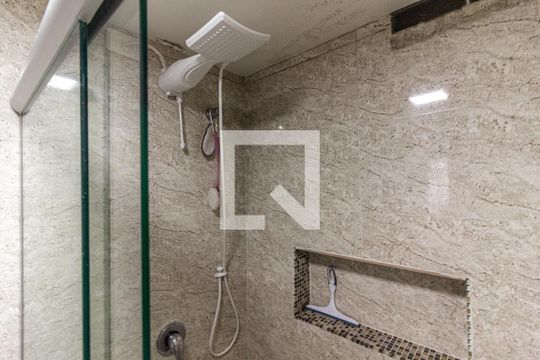 Banheiro da Suíte de apartamento à venda com 2 quartos, 76m² em Santa Ifigênia, São Paulo