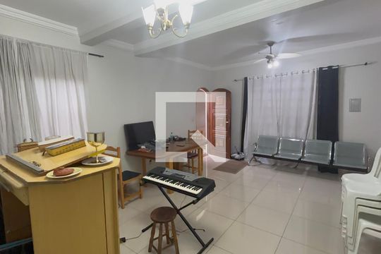 Casa à venda com 4 quartos, 59m² em Chácara Cruzeiro do Sul, São Paulo