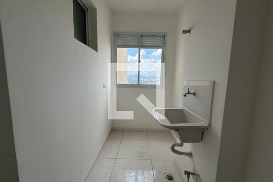 Apartamento para alugar com 2 quartos, 52m² em Padroeira, Osasco
