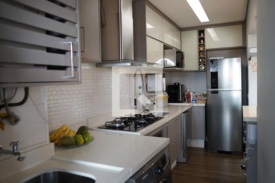 Cozinha de apartamento à venda com 2 quartos, 64m² em Vila Leonor, Guarulhos