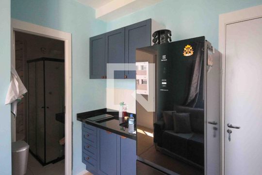 Sala e Cozinha de apartamento para alugar com 2 quartos, 26m² em Vila Ema, São Paulo