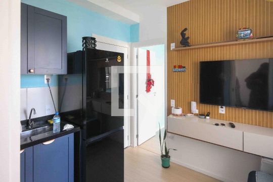 Sala e Cozinha de apartamento para alugar com 2 quartos, 26m² em Vila Ema, São Paulo