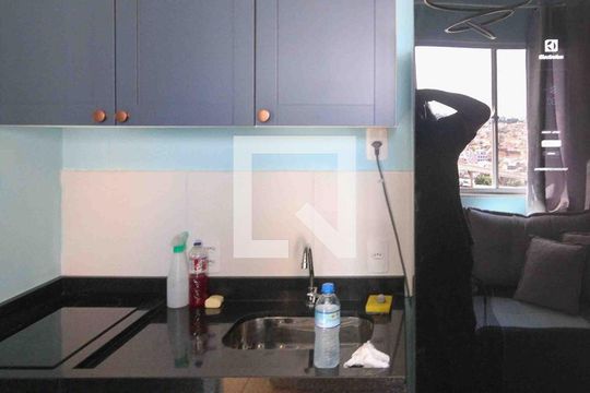 Sala e Cozinha de apartamento para alugar com 2 quartos, 26m² em Vila Ema, São Paulo