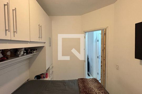 Quarto de apartamento à venda com 2 quartos, 50m² em Parque das Nações, Santo André