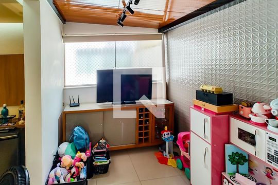 Apartamento à venda com 3 quartos, 145m² em Planalto, Belo Horizonte