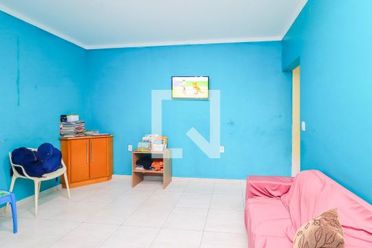Sala de casa para alugar com 2 quartos, 136m² em Itaquera, São Paulo
