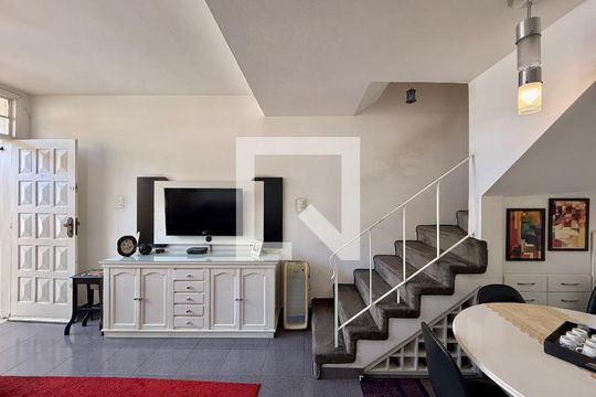 Sala de casa à venda com 3 quartos, 90m² em Jardim Aeroporto, São Paulo