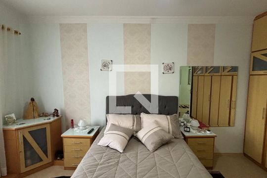 Quarto 1 de casa à venda com 3 quartos, 175m² em Vila Helena, Santo André