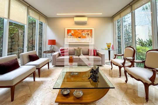 Casa à venda com 3 quartos, 450m² em Sumaré, São Paulo