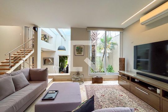 Casa à venda com 3 quartos, 450m² em Sumaré, São Paulo