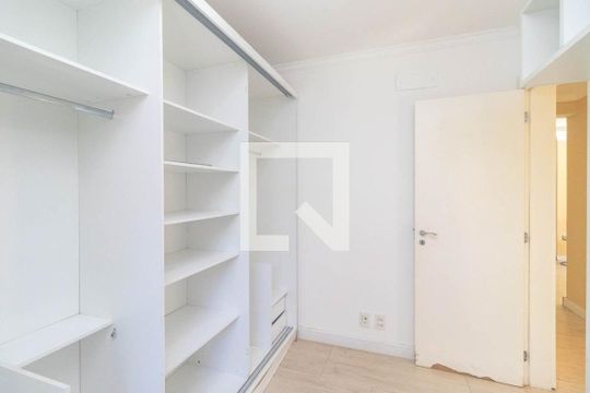 Quarto 3 de apartamento para alugar com 3 quartos, 82m² em São Geraldo, Porto Alegre