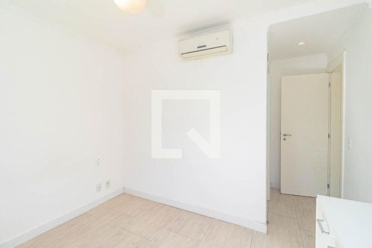 Quarto 2 de apartamento para alugar com 3 quartos, 82m² em São Geraldo, Porto Alegre