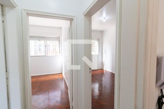 Corredor de apartamento à venda com 3 quartos, 68m² em Praia de Belas, Porto Alegre