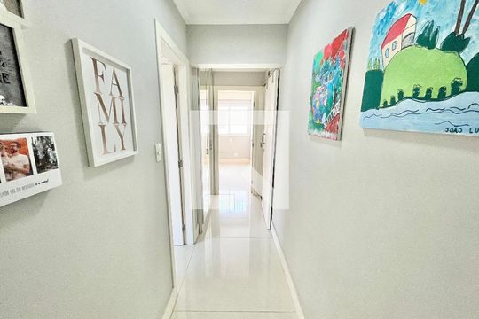 Corredor de apartamento à venda com 2 quartos, 74m² em Santana, São Paulo