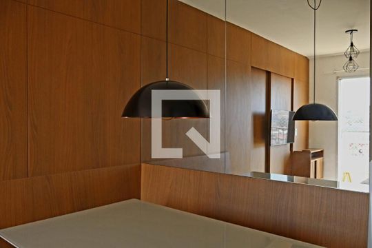 Sala de apartamento à venda com 2 quartos, 48m² em Vila Palmares, Santo André