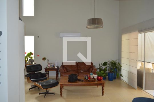 Sala de Estar de casa para alugar com 3 quartos, 260m² em Vila do Golfe, Ribeirão Preto