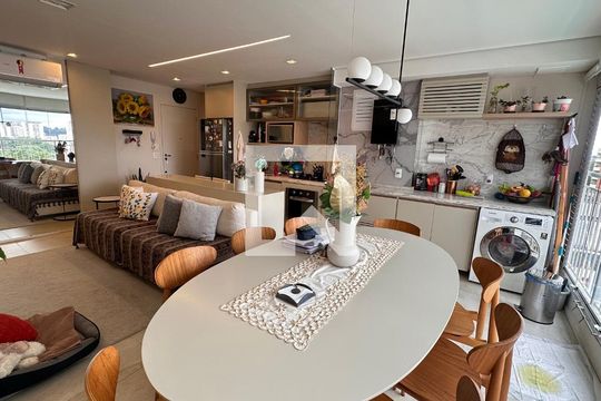Sala/cozinha de apartamento à venda com 3 quartos, 81m² em Santo Amaro, São Paulo