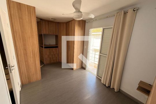 Quarto de casa à venda com 3 quartos, 150m² em Vila Santana, São Paulo