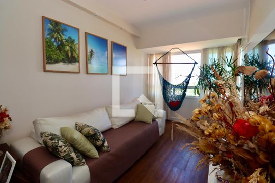 Casa de Condomínio para alugar com 3 quartos, 72m² em Patamares, Salvador