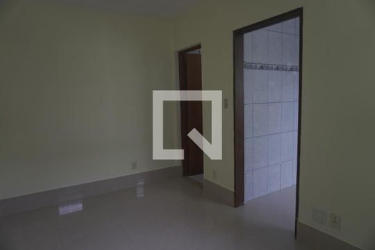 Casa à venda com 2 quartos, 60m² em Vila Santa Teresinha, São Paulo