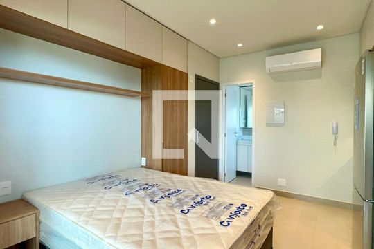 Quarto de kitnet/studio para alugar com 1 quarto, 33m² em Pinheiros, São Paulo